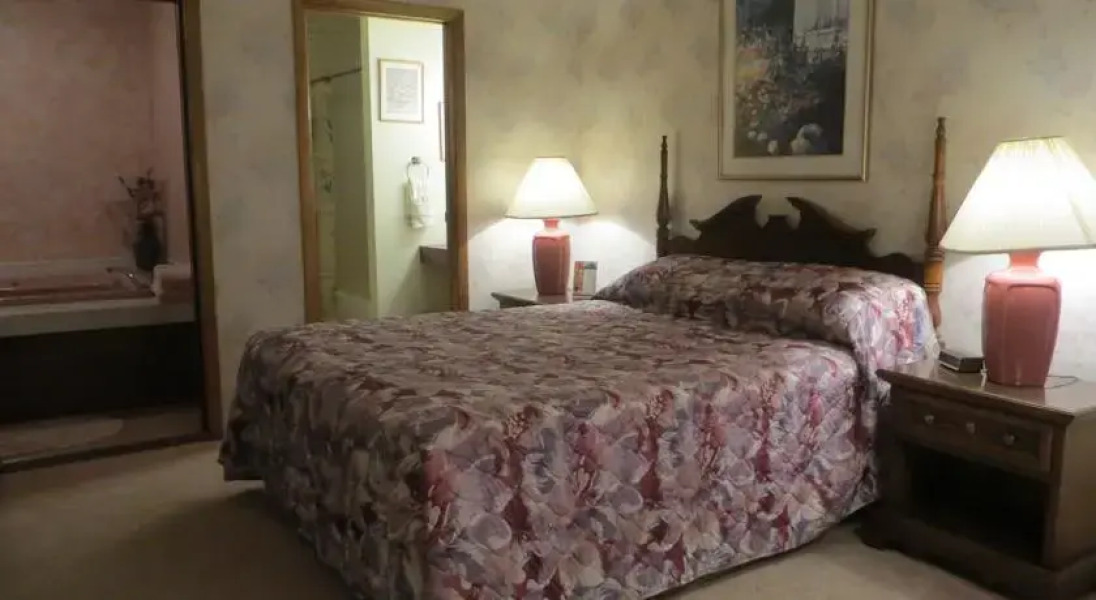 Churchills North Country Lodge LLC