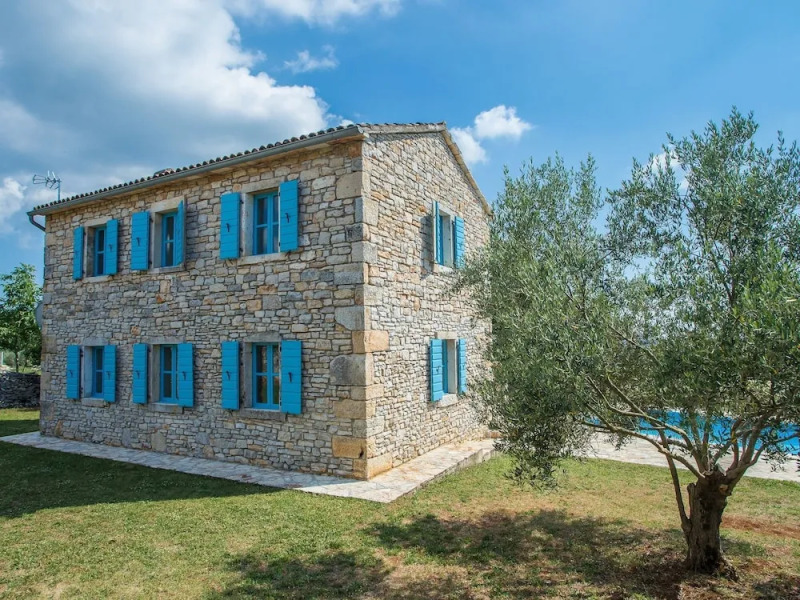 Modern Holiday Home With Pool in Sveti Lovrec Croatia