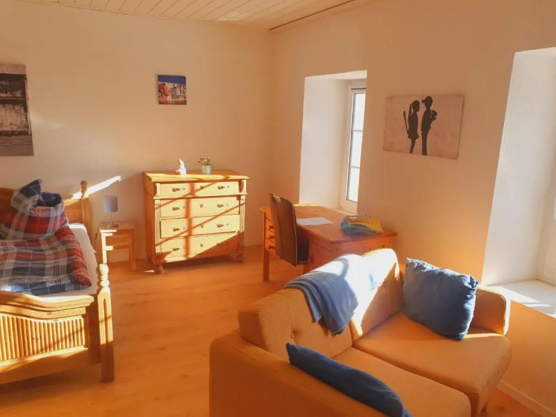 Große Bauernhaus Ferienwohnungen bis 100qm mit Grillhütte & Garten & E-Bike-Verleih