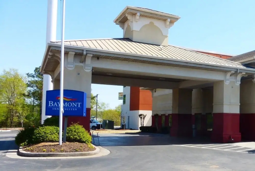 Holiday Inn Express Hotel & Suites CALHOUN
