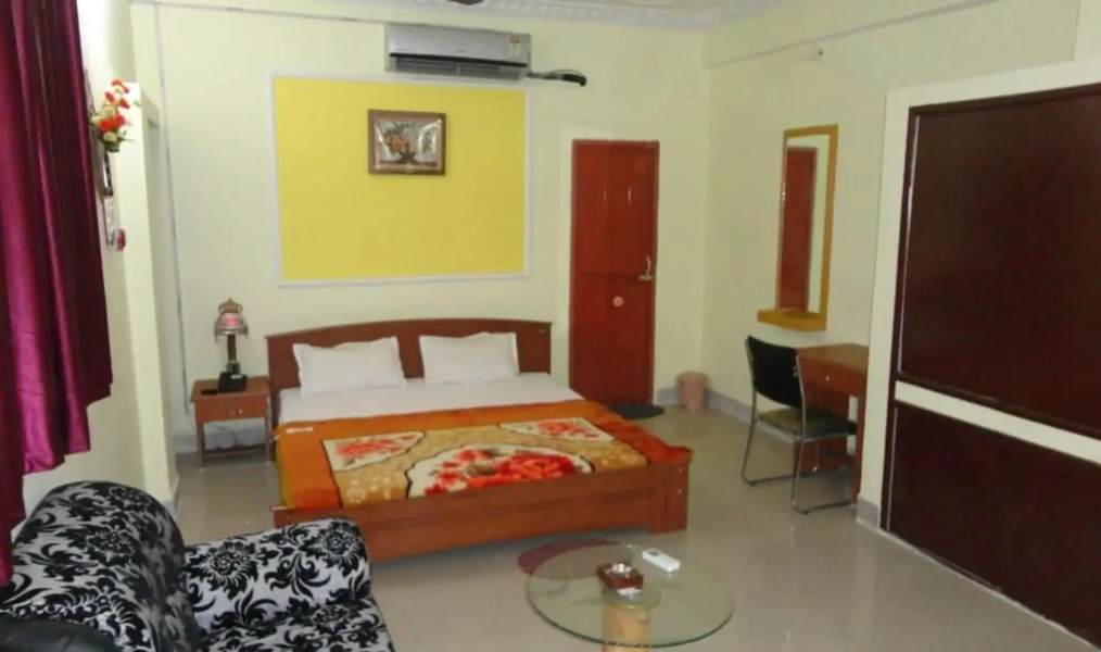 City Hotel