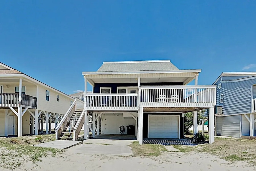 New Listing! Ocean-view Beach W/ Private Pool 4 Bedroom Home