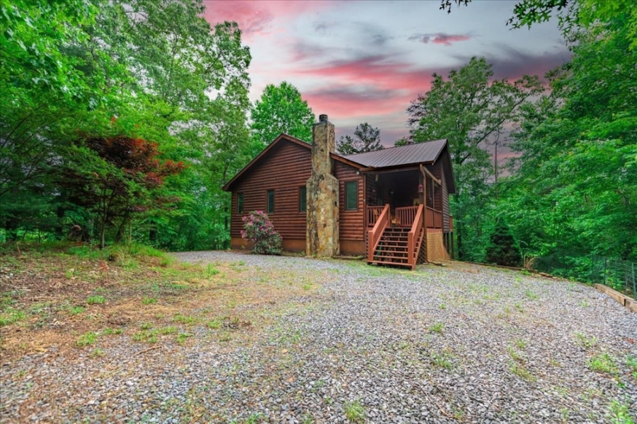 Ricks Retreat-log Cabin Near Blue Ridge hot tub