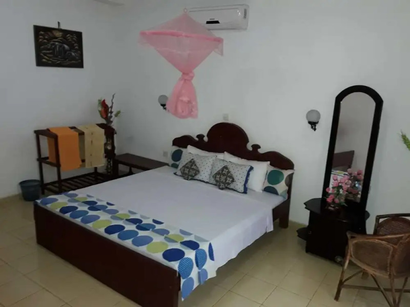 Yoho Sadewa Holiday Inn