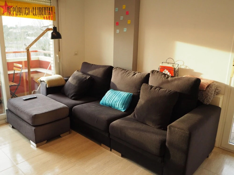 Cozy Bedroom in Beach Town