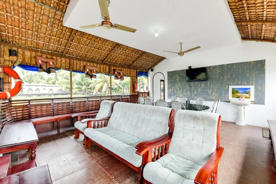 OYO 23103 Houseboat Ganga 5bhk Deluxe