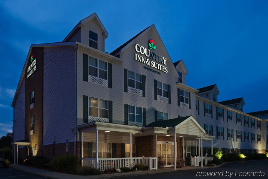 Holiday Inn Express & Suites Elyria by IHG