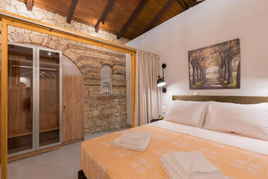 Casa Leone, cosy apartment overlooking the square