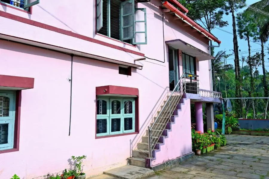 Giridarshini Homestay - Pool, Falls, Home Food & Estate