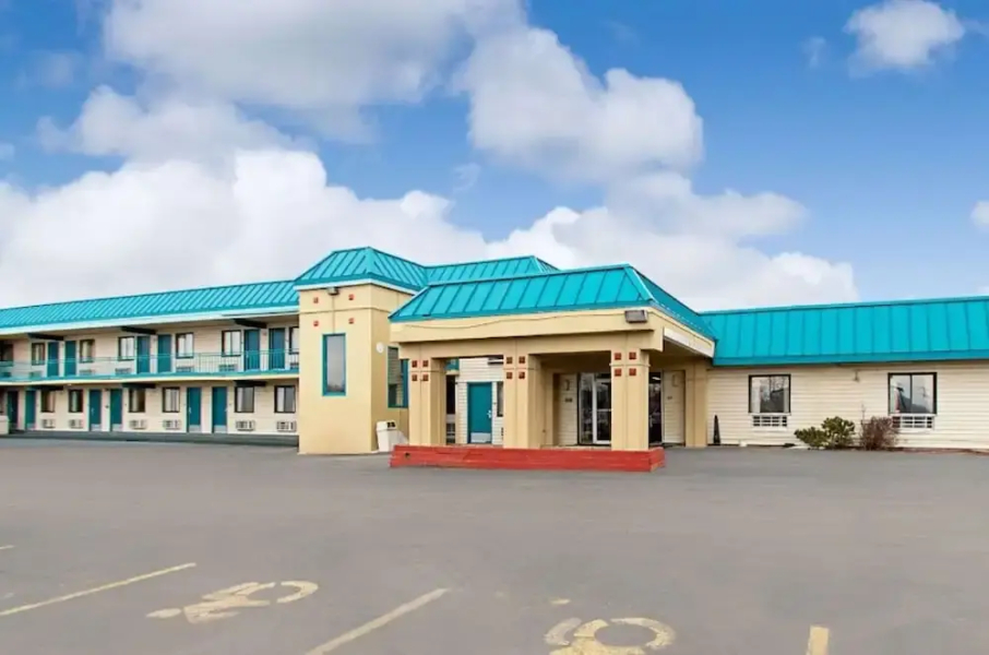 Utica Stay Inn