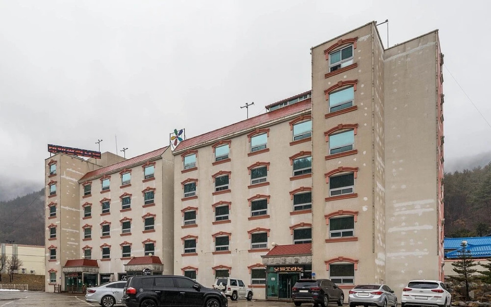 Taebaek Tourist Hotel