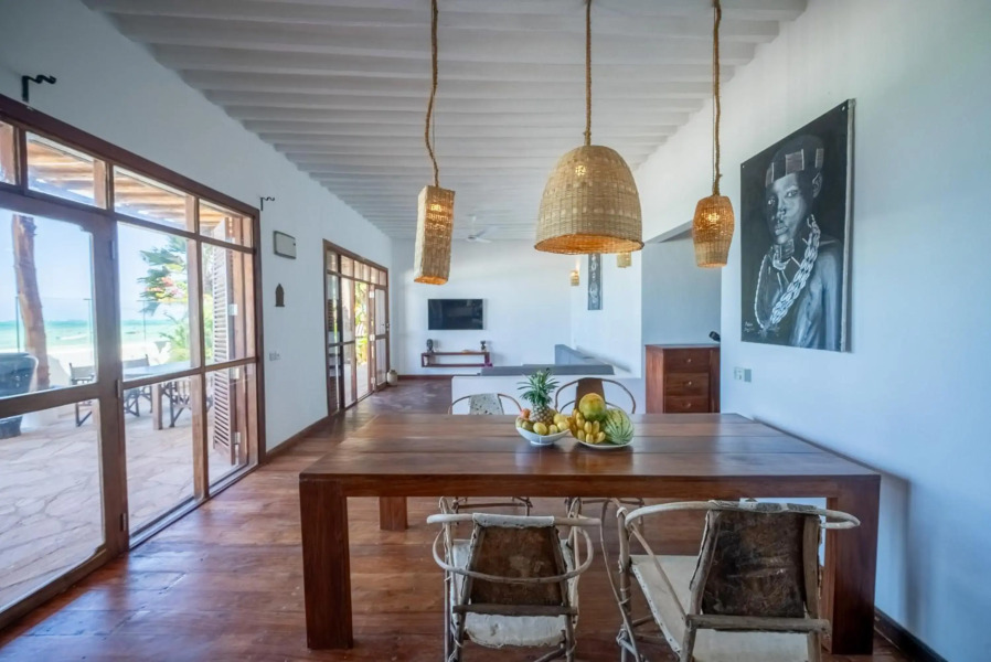 Beachfront Turtle House ZanzibarHouses