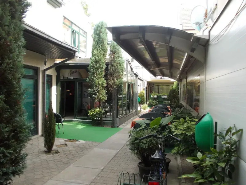 B&B Passage