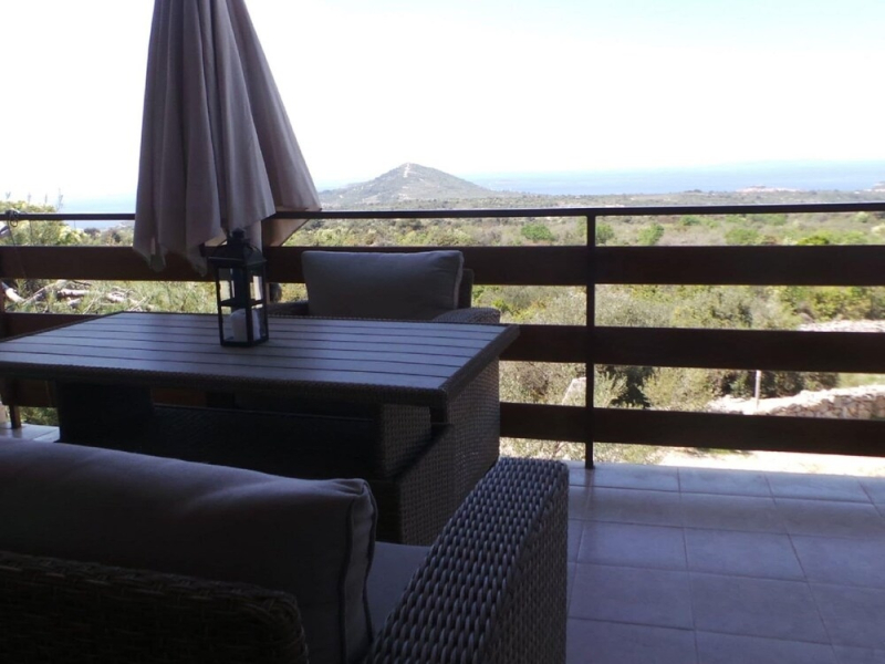 Adorable Apartment With Covered Terrace & Sea View