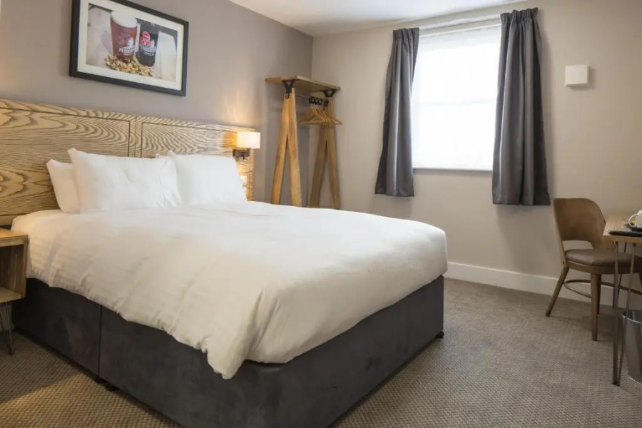 The Raven’s Cliff Lodge by Marston's Inns