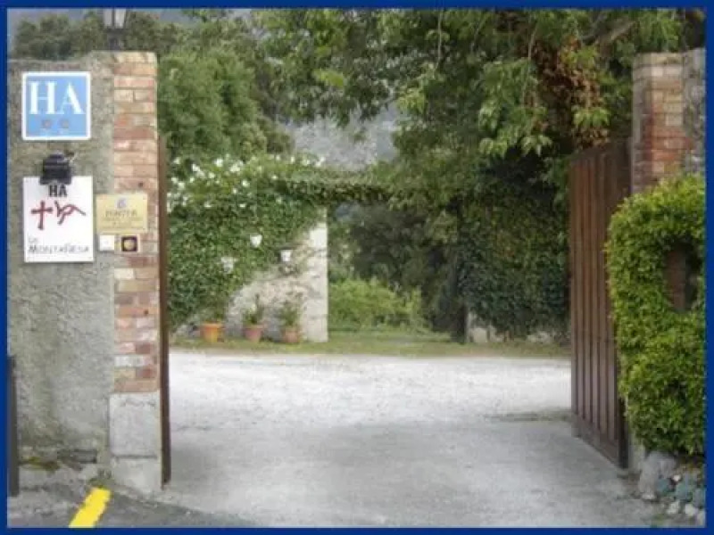 Hotel Apartamentos La Montañesa