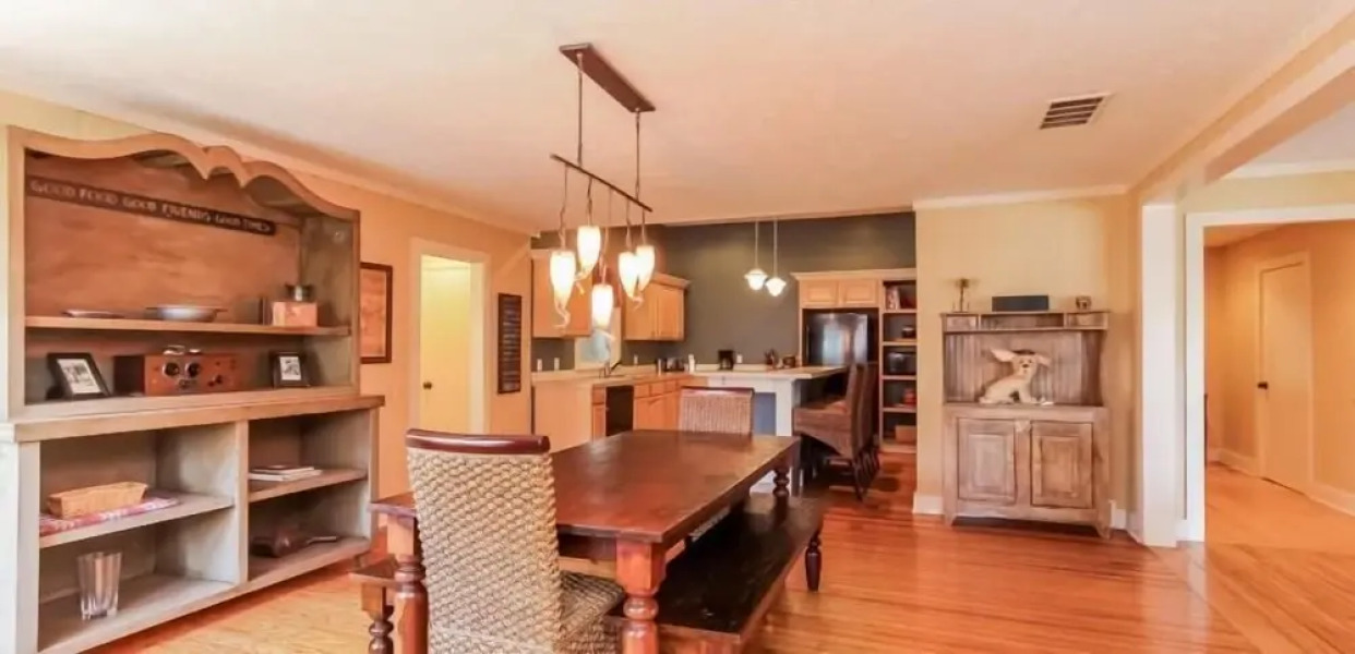 The Swallow - Three Bedroom Villa, Sleeps 7