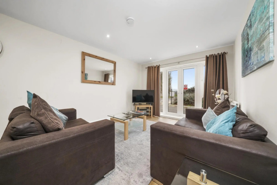 London Heathrow Living Serviced Apartments- Apt 10