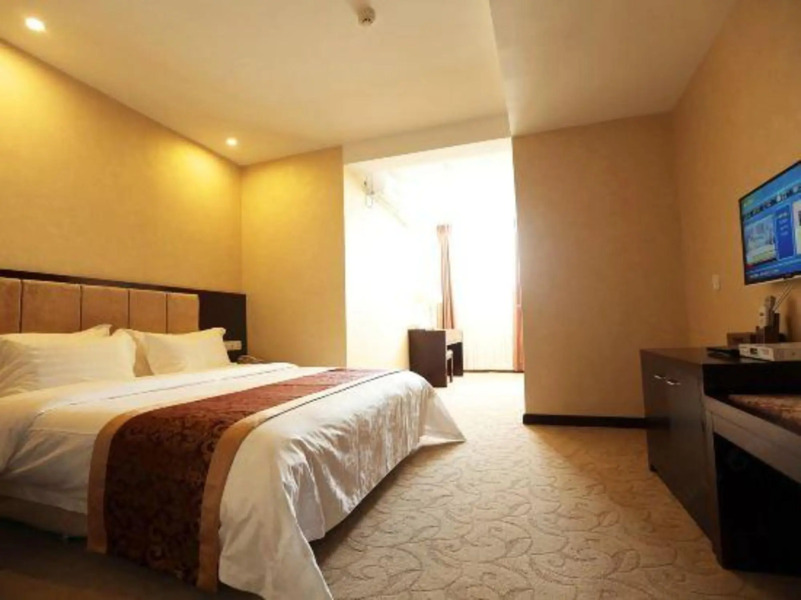 One Mountain One Blue Ecological Theme Hotel (Changbaishan High Speed Rail Station)