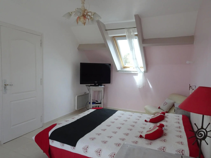 Beautiful Norman House With Outbuilding Located in the bay of Mont St Michel