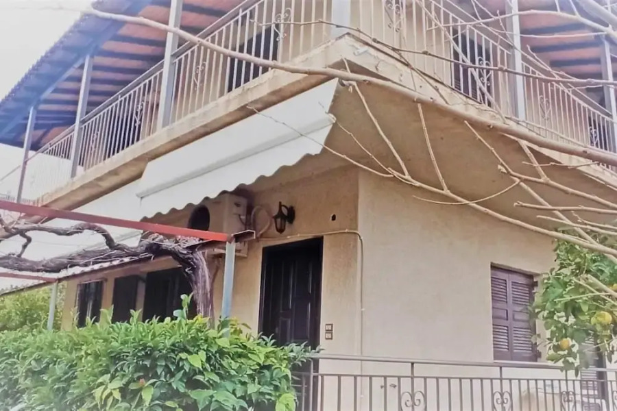 Lovely 2-bedroom Villa in Akrata, all Seasons!