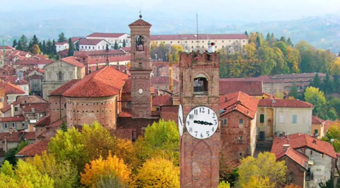 Studio in Piazza, With Shared Pool, Enclosed Garden and Wifi Near the Slopes