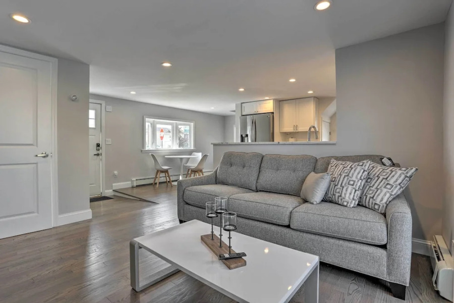 Long Island Home Near Beaches & Golf