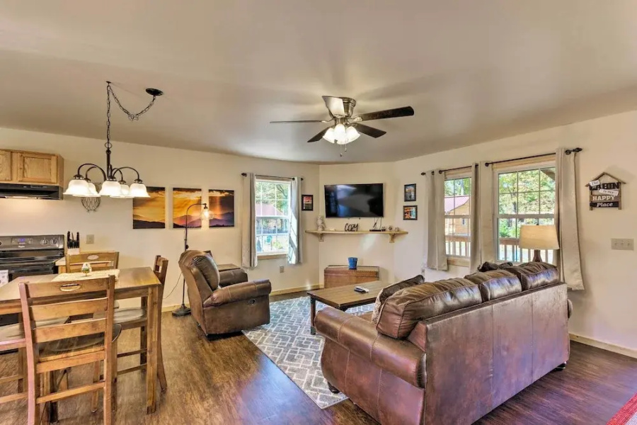 5 Mi to Dtwn: Bryson City Cabin w/ Resort Perks!