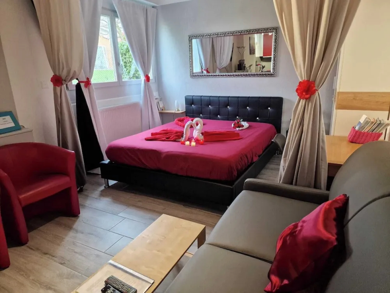 Room-attypical Calm Harmonious Relaxing