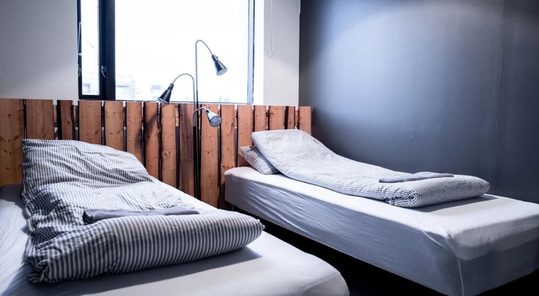 AU44 hostel