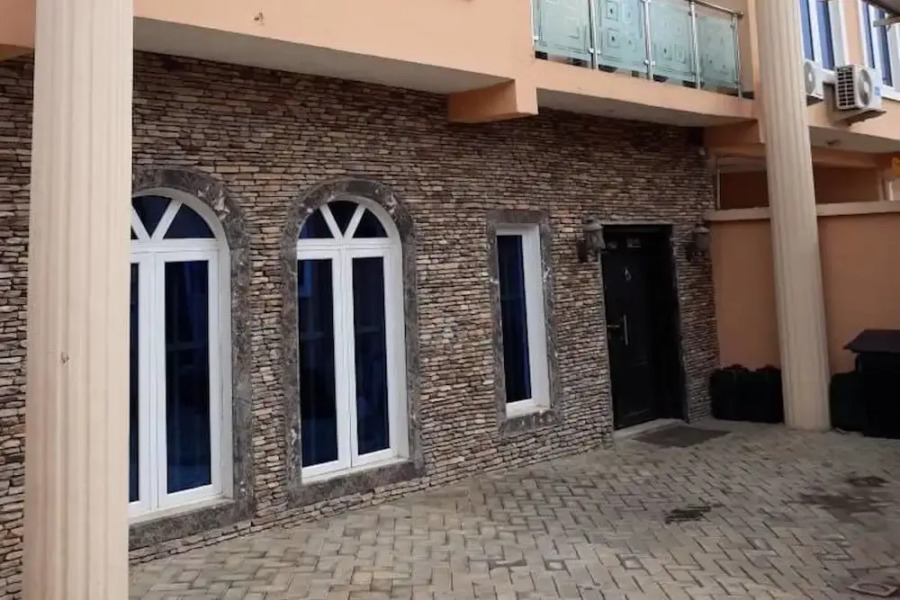 Perfect Havens at Agungi