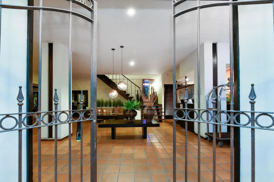 voco Surfside Aruba by IHG