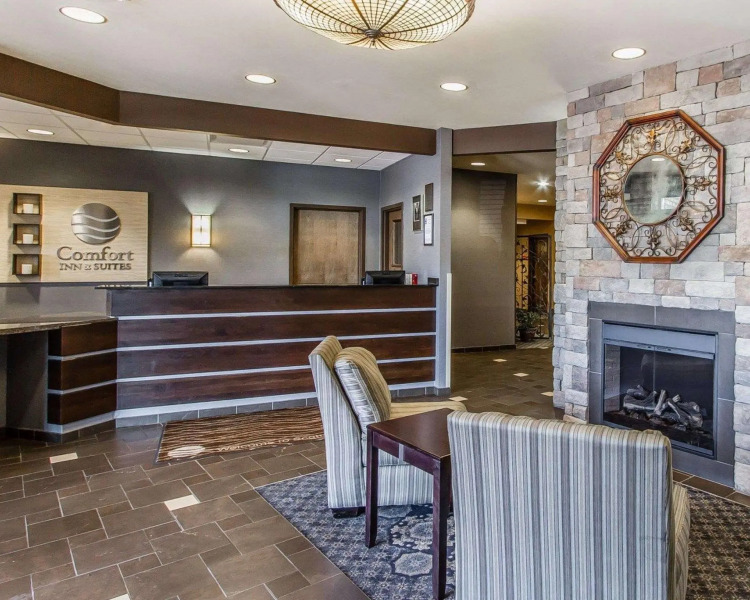Comfort Inn and Suites Near Lake Guntersville
