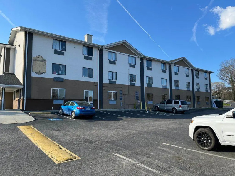 Red Roof Inn Suffolk