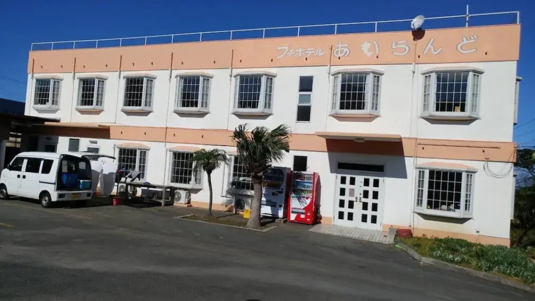 Puchi Hotel Island