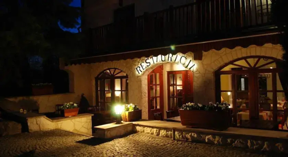 Hotel Dwa Księżyce