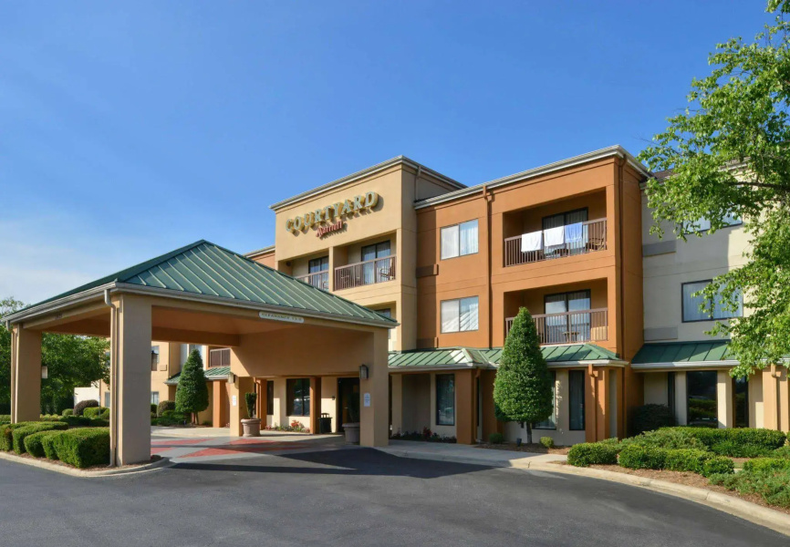 Courtyard by Marriott Charlotte/Matthews
