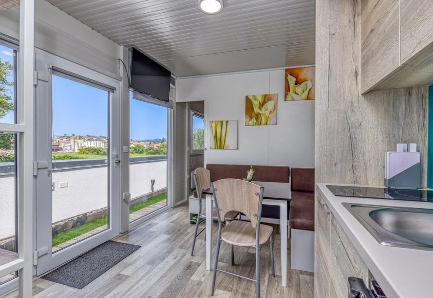 Rooftop Home With Whirlpool & Sauna