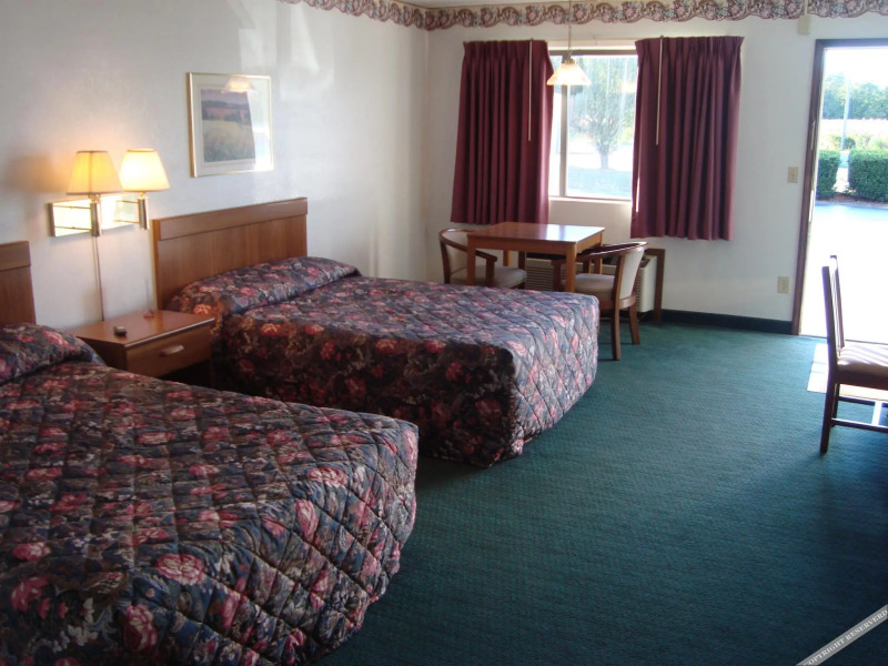 Logan Lodge Motel Urbana