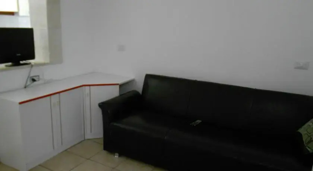 Quattro Colonne di fronte al mare