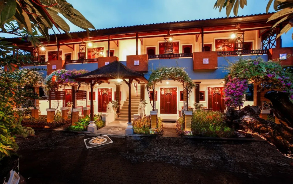 Bali Taman Lovina Resort and Spa Suites