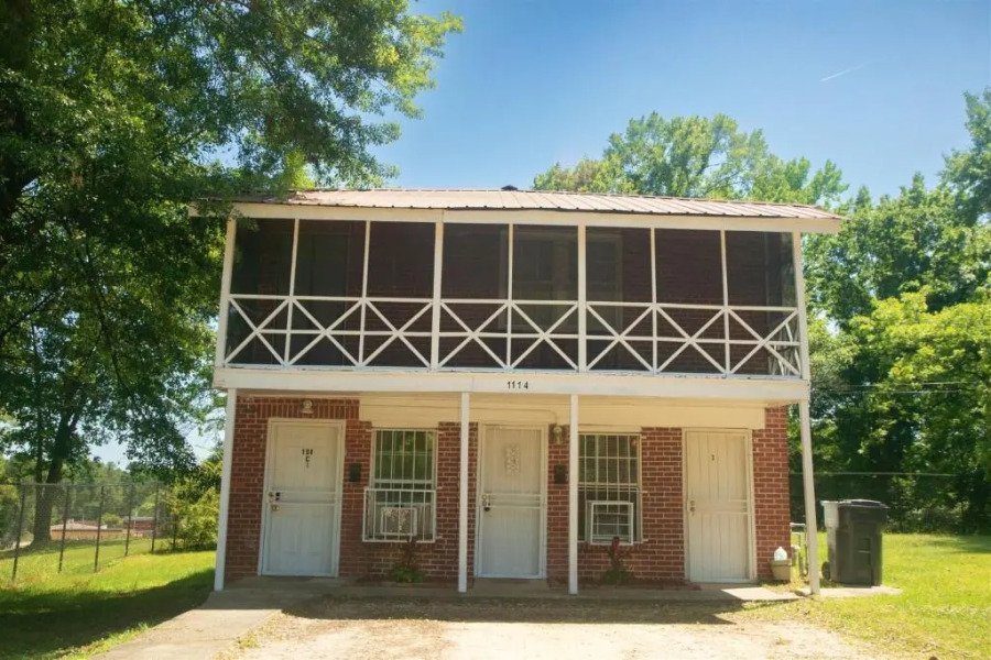 HISTORIC HILL APT2 (Downstairs)