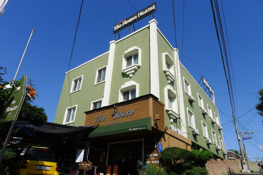 The House Hostel Sokcho