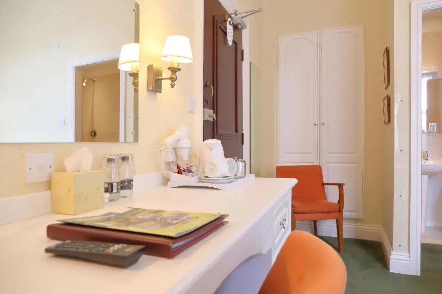 Saxonville Hotel