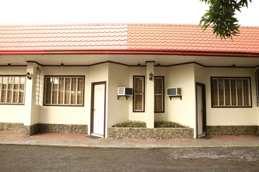 Mayon View Garden Apartelle & Restaurant