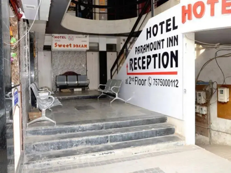 Hotel Paramount Inn