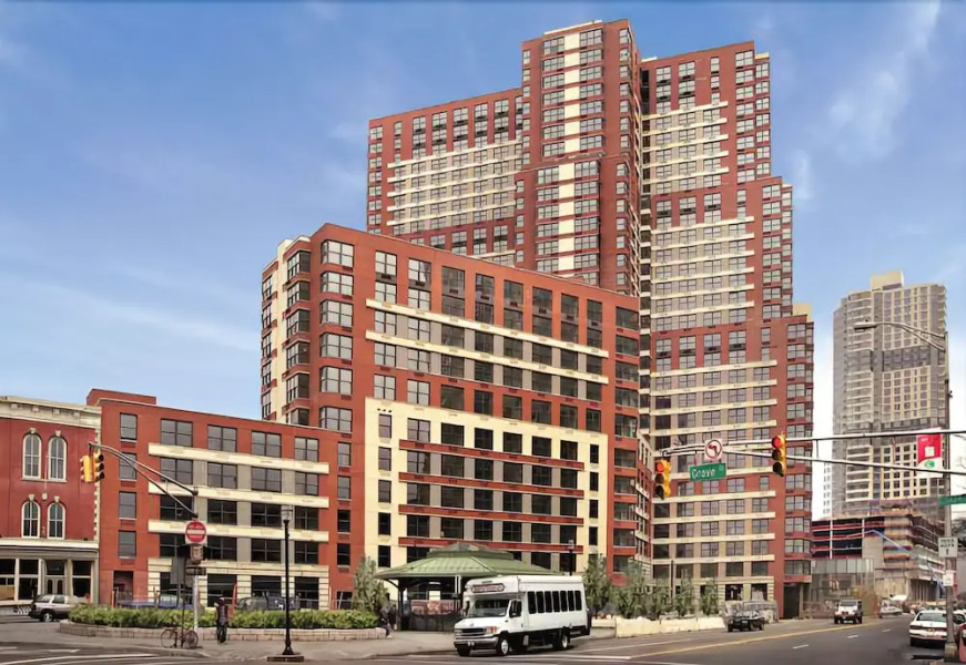 Furnished Quarters at Grove Pointe