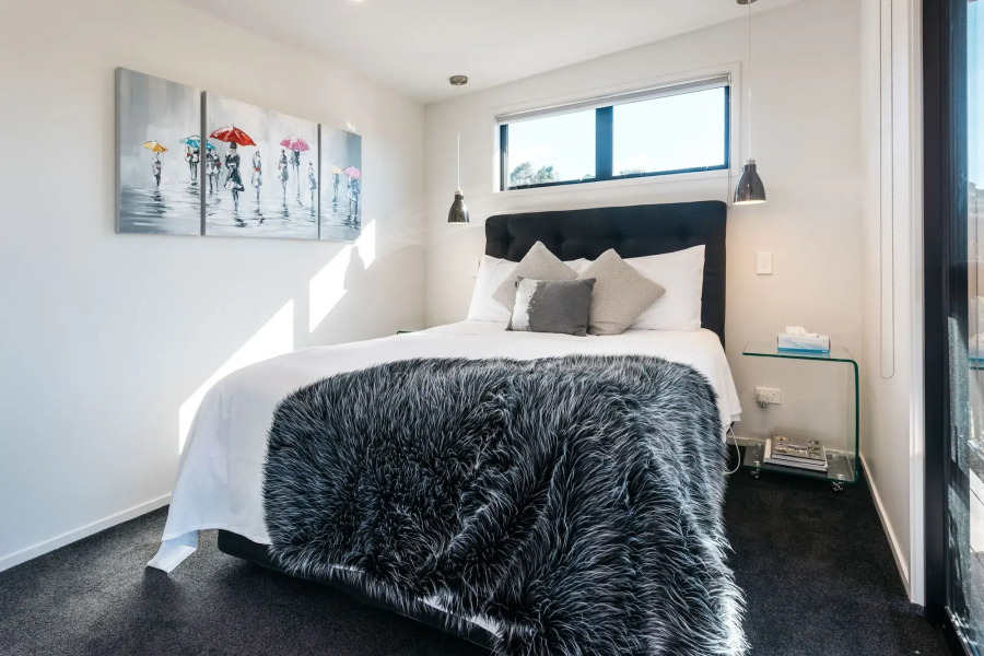 Guest House on Queens