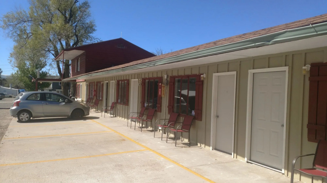 Roundtop Mountain Vista - Cabins and Motel