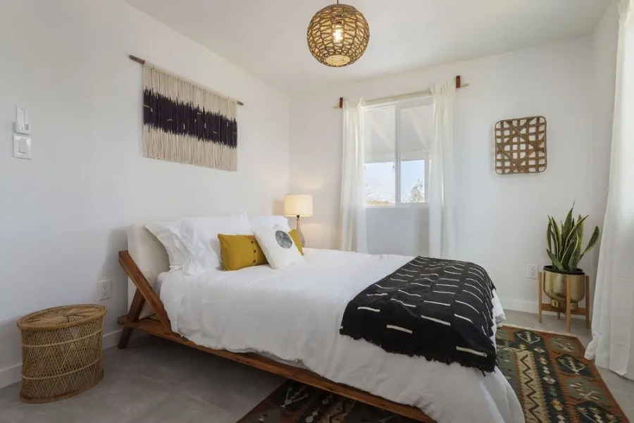 Mojave Mesa - Desert Views & Desert Style 1 Bedroom Home by RedAwning